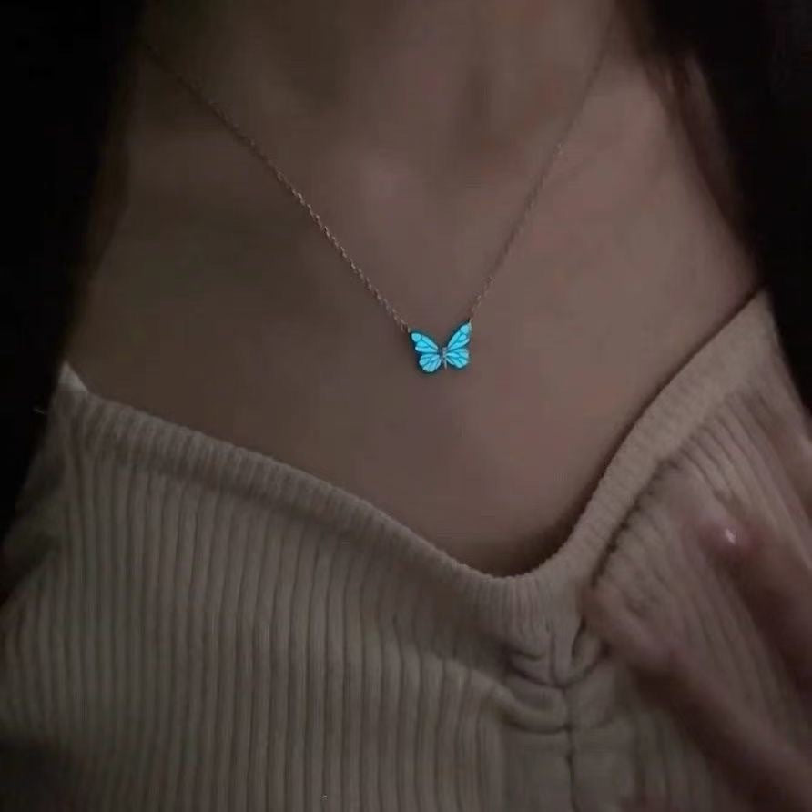 NightGlow™  – Collier Papillon Phosphorescent Bleu