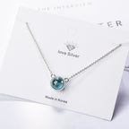 Crystal Sky Pendant Necklace – Collier avec Pendentif Bleu Clair