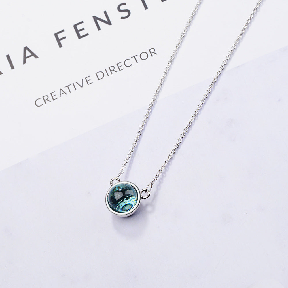 Crystal Sky Pendant Necklace – Collier avec Pendentif Bleu Clair
