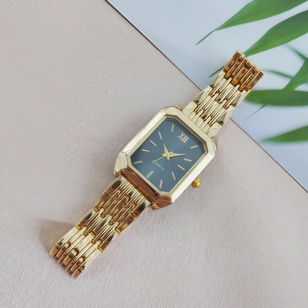 Elegant Time™ Montre Femme – Cadran Rectangulaire Couleurs Variées
